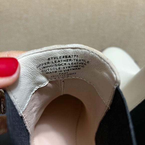 NWT J. CREW Cream colored Leather Chelsea Boots SZ 8 w/ Rubber Sole ANKLE BOOTS - Picture 5 of 10